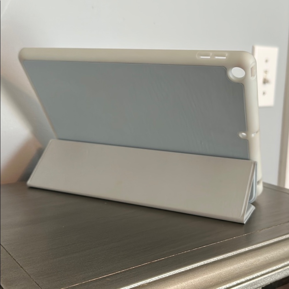 iPad case - Picture 4 of 5